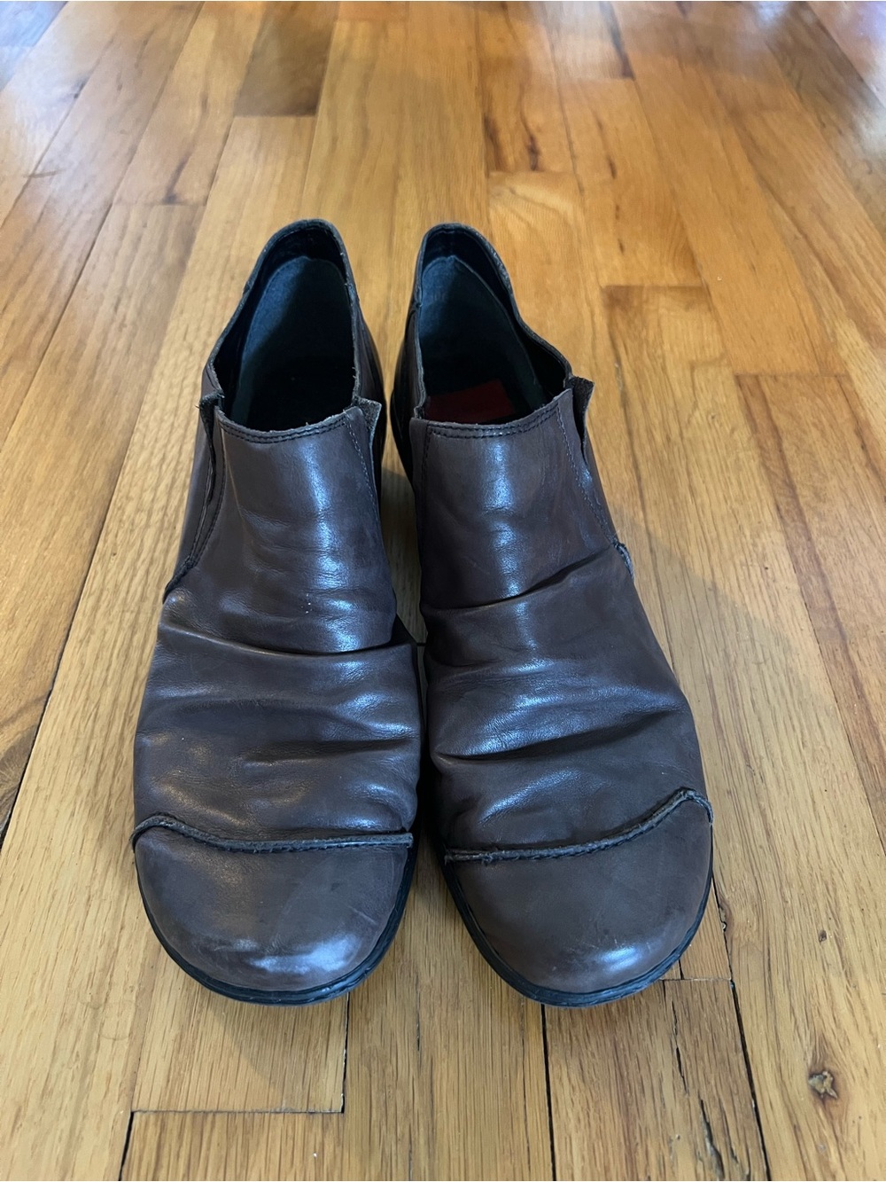 Women’s Brown Leather Slip-On Casual Shoes